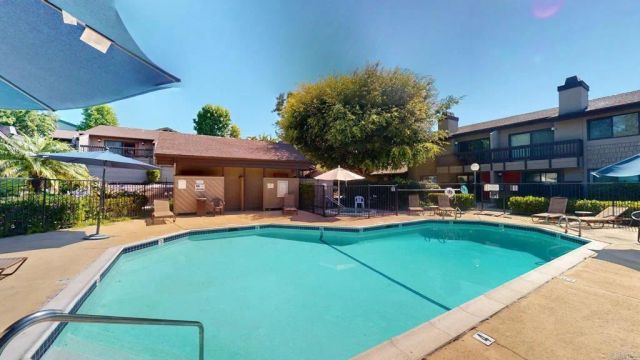 8340 Via Sonoma F, La Jolla, CA 92037