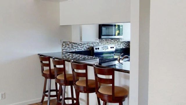 8340 Via Sonoma F, La Jolla, CA 92037