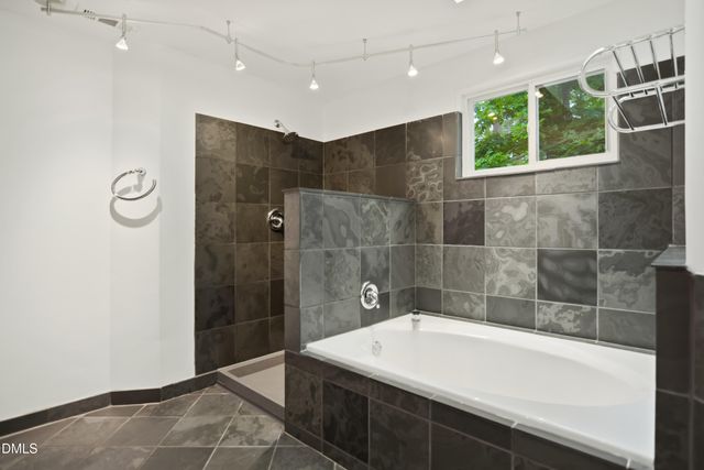 101 Pinehill Way, Cary, NC 27513