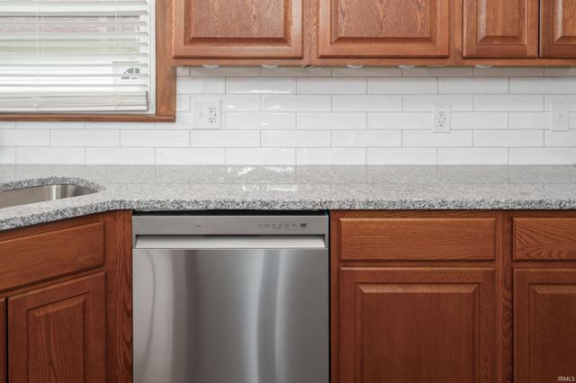 10814 Lower Huntington Road, Roanoke, IN 46783