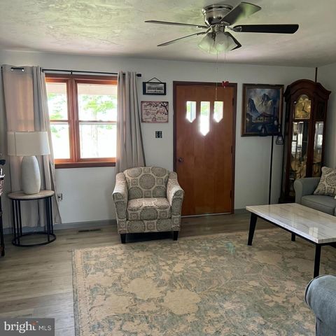890 STONEY POINT RD, East Berlin, PA 17316