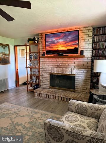 890 STONEY POINT RD, East Berlin, PA 17316