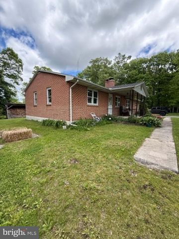 890 STONEY POINT RD, East Berlin, PA 17316