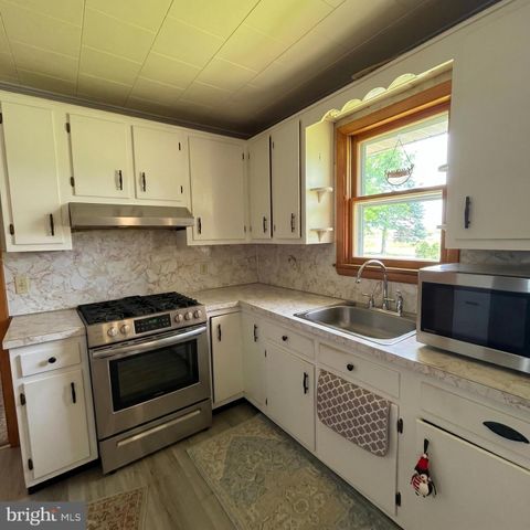 890 STONEY POINT RD, East Berlin, PA 17316