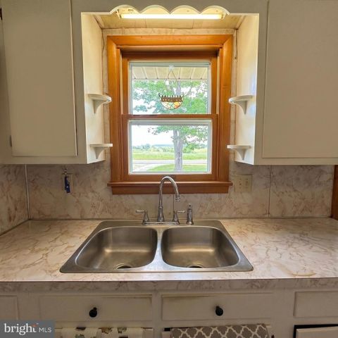 890 STONEY POINT RD, East Berlin, PA 17316