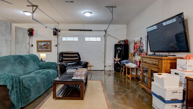 32 Hevron Road, Santa Claus, IN 47579