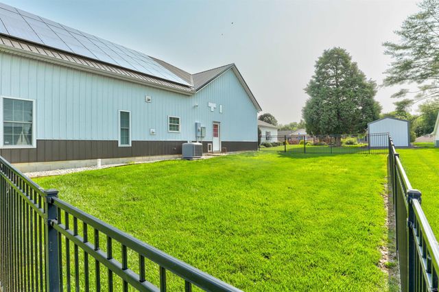 32 Hevron Road, Santa Claus, IN 47579