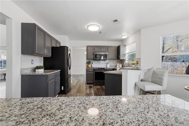 813 Sheffield ST, Hampton, VA 23666