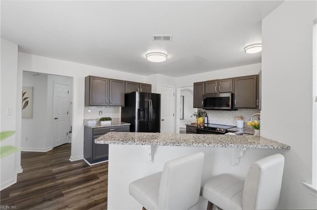 813 Sheffield ST, Hampton, VA 23666