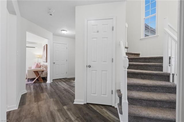 813 Sheffield ST, Hampton, VA 23666