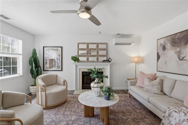 813 Sheffield ST, Hampton, VA 23666