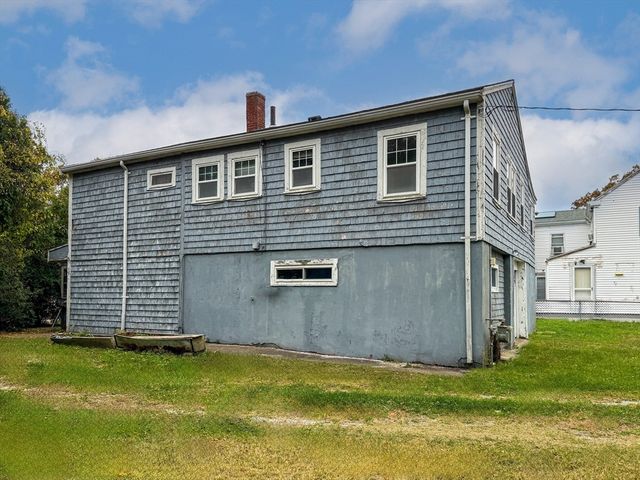 190 Sconticut Neck Rd, Fairhaven, MA 02719