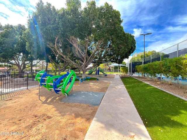 970 E Lobster Trap Lane, Tempe, AZ 85283