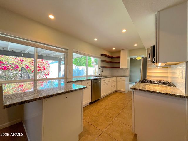 970 E Lobster Trap Lane, Tempe, AZ 85283