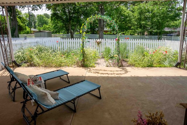 4011 Sheddan Dr, Columbia, TN 38401