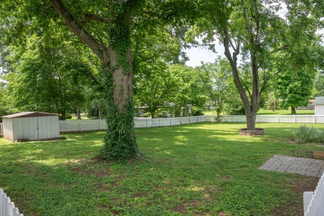 4011 Sheddan Dr, Columbia, TN 38401