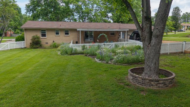 4011 Sheddan Dr, Columbia, TN 38401