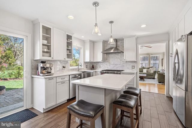 29 SUFFOLK LN, Princeton Junction, NJ 08550