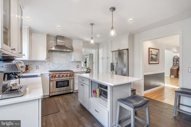 29 SUFFOLK LN, Princeton Junction, NJ 08550