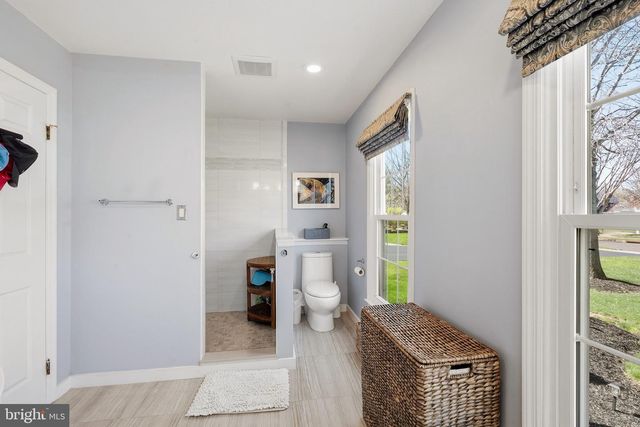 29 SUFFOLK LN, Princeton Junction, NJ 08550