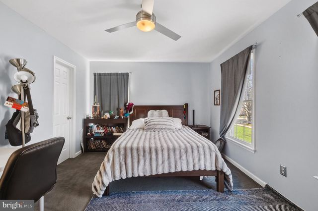 29 SUFFOLK LN, Princeton Junction, NJ 08550