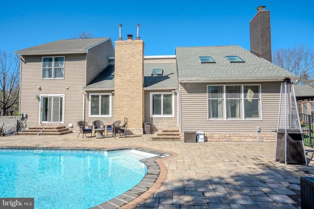 29 SUFFOLK LN, Princeton Junction, NJ 08550