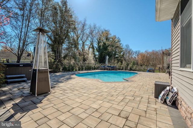 29 SUFFOLK LN, Princeton Junction, NJ 08550