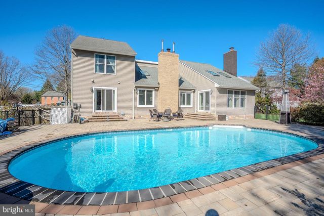29 SUFFOLK LN, Princeton Junction, NJ 08550