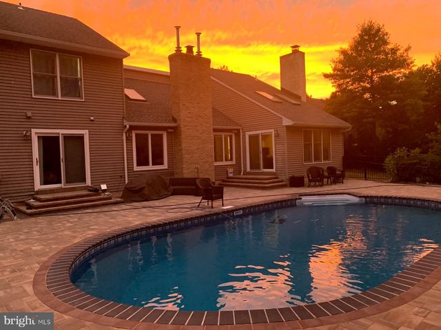 29 SUFFOLK LN, Princeton Junction, NJ 08550
