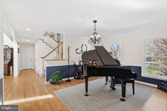 29 SUFFOLK LN, Princeton Junction, NJ 08550