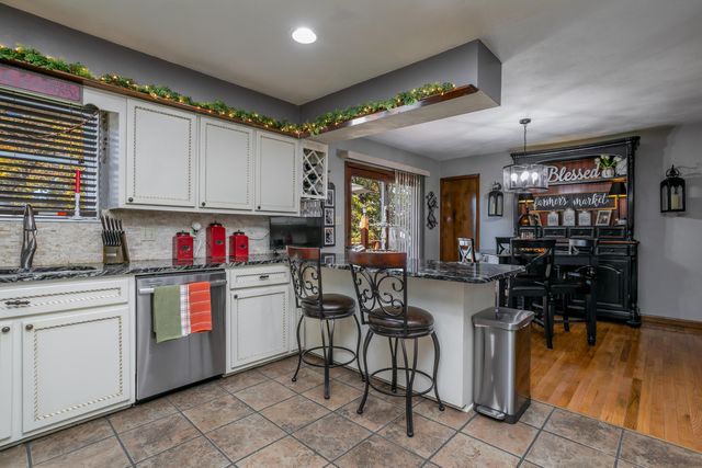 2626 MEADOWVIEW DR, Jefferson City, MO 65109