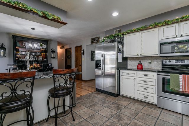 2626 MEADOWVIEW DR, Jefferson City, MO 65109