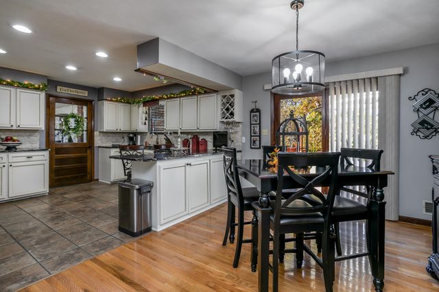 2626 MEADOWVIEW DR, Jefferson City, MO 65109