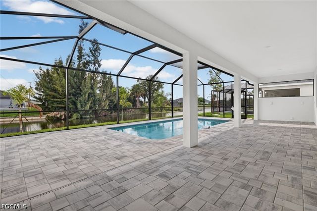 633 SW 13th ST, Cape Coral, FL 33991