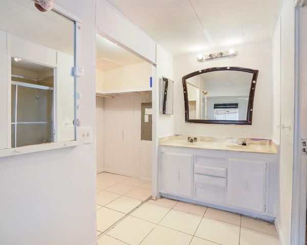 5863 SW 29th Avenue, Fort Lauderdale, FL 33312