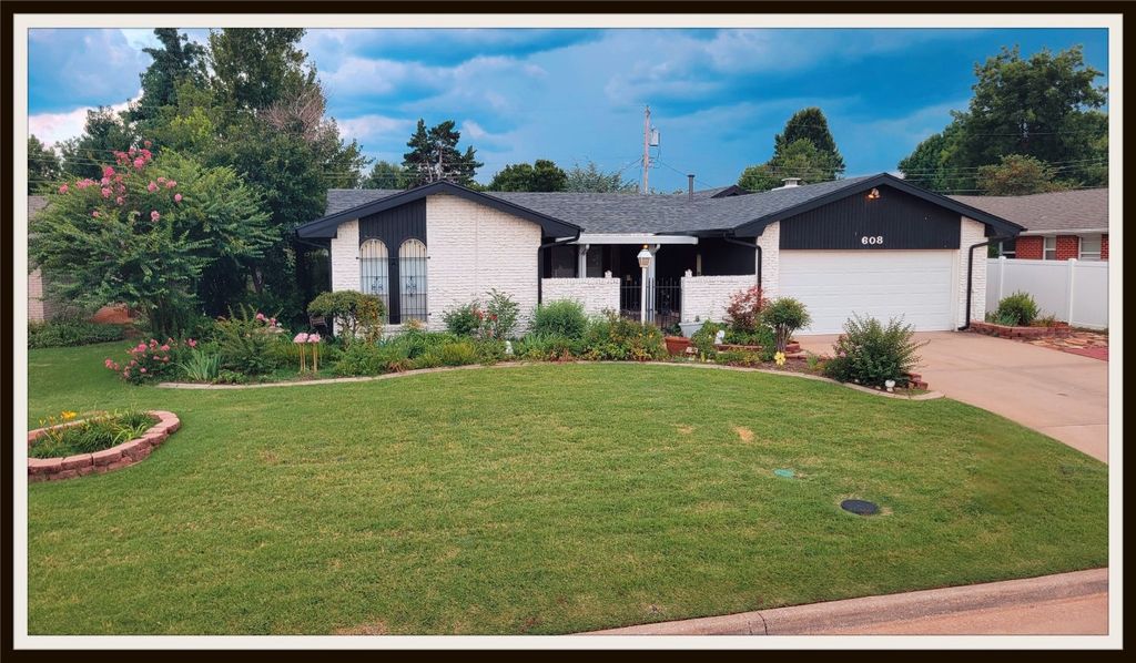 608 Queensboro Place, Yukon, OK 73099
