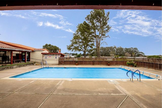 6 Sunset Terrace 6, Half Moon Bay, CA 94019