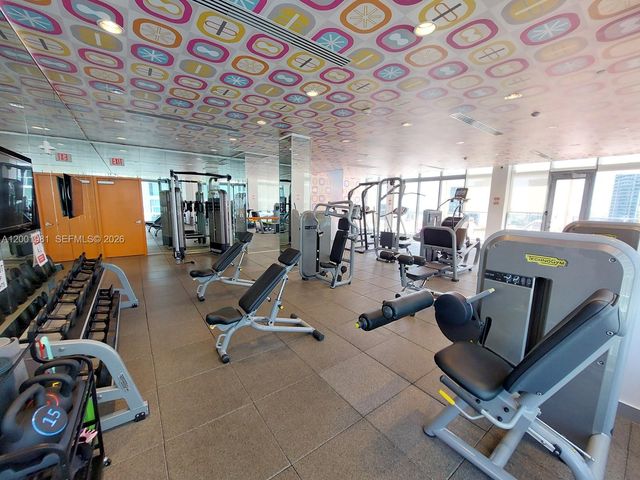 31 SE 6th St 1405, Miami, FL 33131