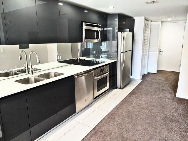 31 SE 6th St 1405, Miami, FL 33131