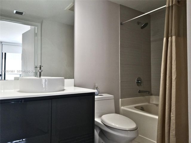 31 SE 6th St 1405, Miami, FL 33131