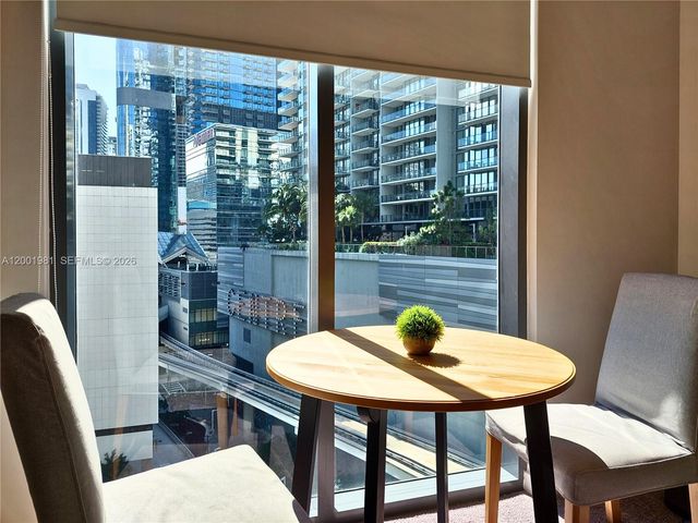 31 SE 6th St 1405, Miami, FL 33131