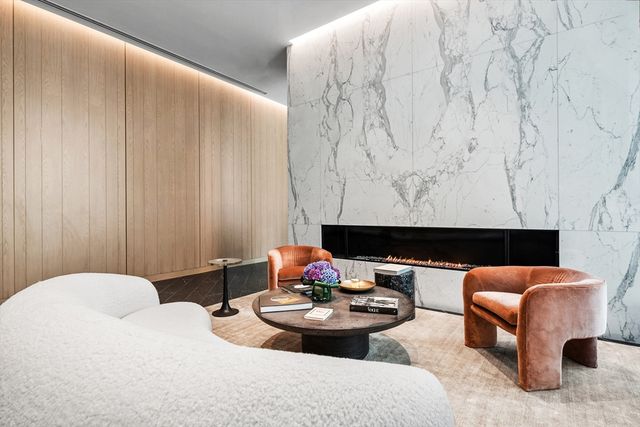 55 Lagrange St 1402, Boston, MA 02116