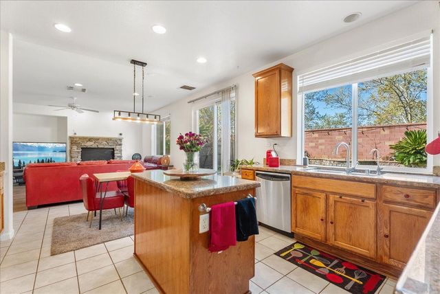 11855 Larisa Way, Rancho Cordova, CA 95742