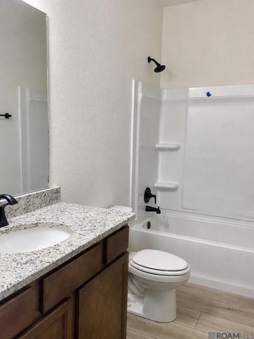 23661 Sweetbriar Ct, Denham Springs, LA 70726