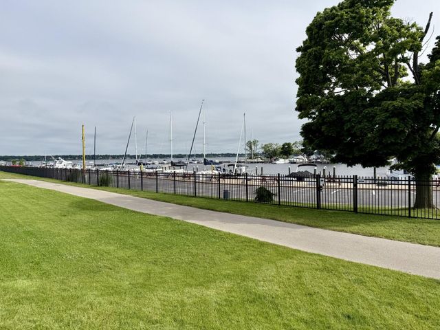 946 Boardwalk Cove Drive, Muskegon City, MI 49441
