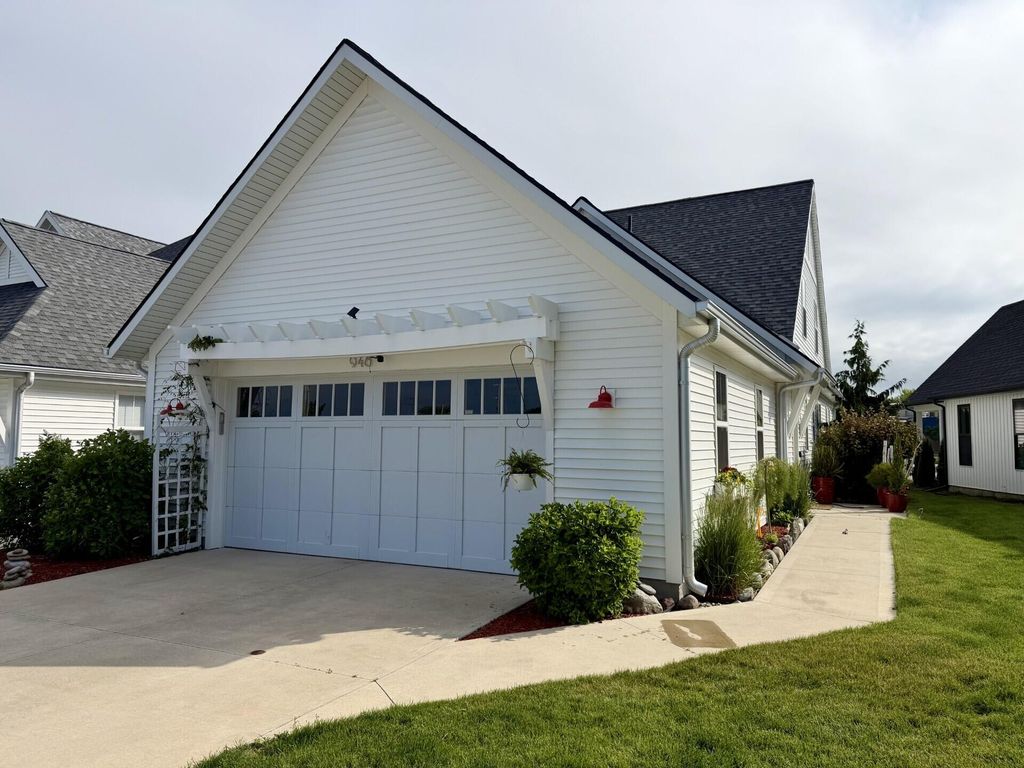 946 Boardwalk Cove Drive, Muskegon City, MI 49441