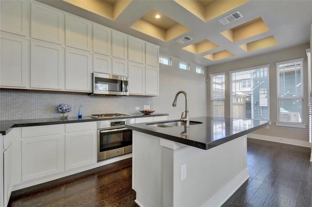 900 Banyon ST A, Austin, TX 78757