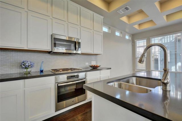 900 Banyon ST A, Austin, TX 78757