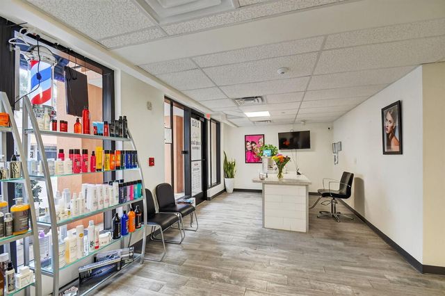 510 E Ocean Avenue 102, Boynton Beach, FL 33435