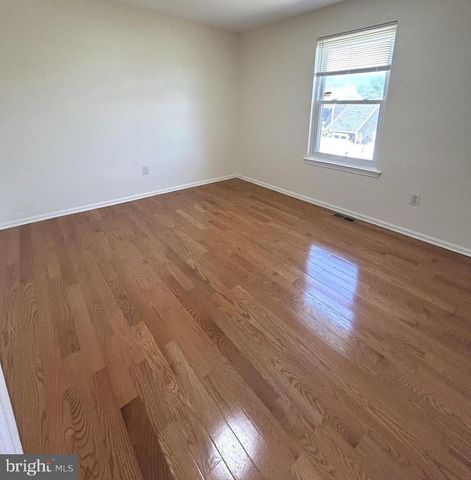 1321 BUTTERFIELD LN, Bensalem, PA 19020